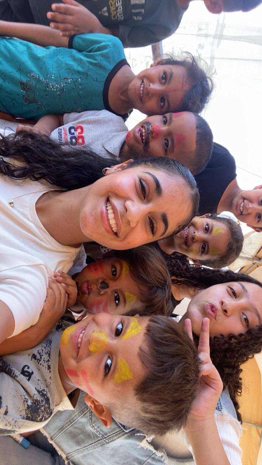 صورة للأيتام